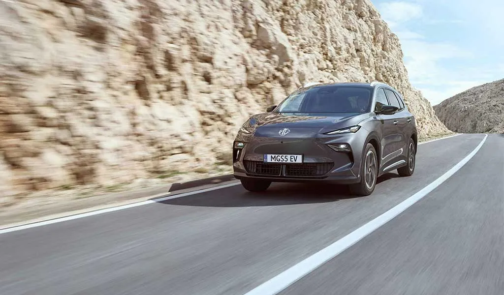 MG S5 EV: il nuovo SUV elettrico che ridefinisce la mobilità
